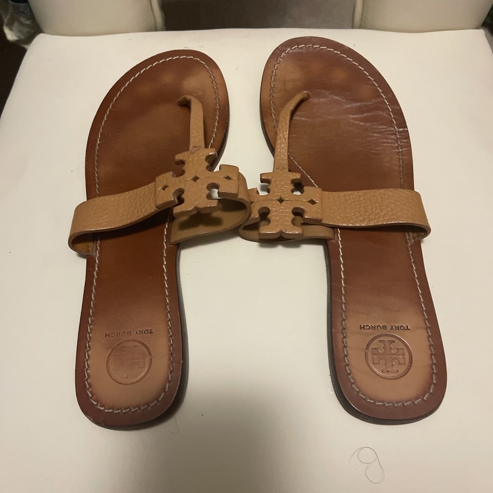 Lightly worn Tory Burch sandals. Very lightly worn, great quality and leather. - Picture 1 of 3